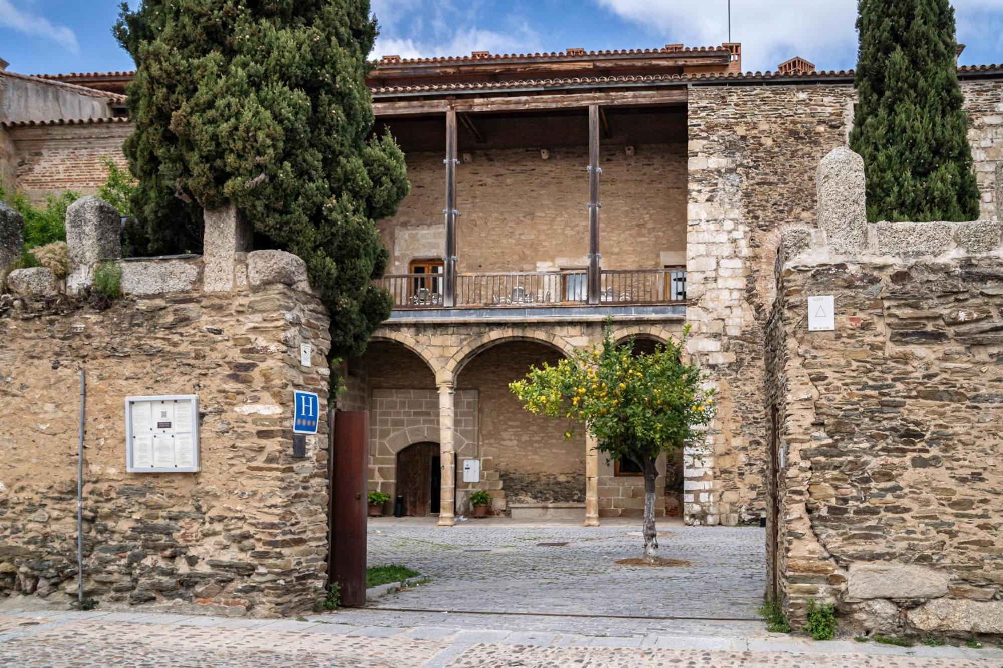 Hotel Hospedería Puente de Alconétar à Garrovillas Extérieur photo